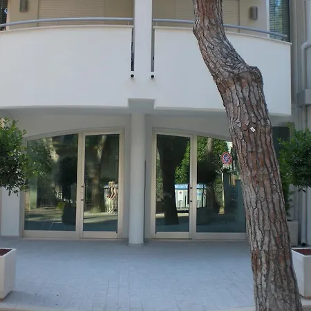 Alice Apart-hotel 3*